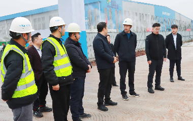 南溪經(jīng)開區(qū)黨工委副書記、管委會(huì)主任李勇一行蒞臨遠(yuǎn)東股份宜賓智能產(chǎn)業(yè)園調(diào)研指導(dǎo)